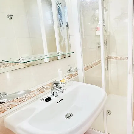 Trinity House En Playa Bastian