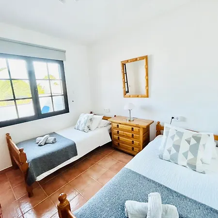 Trinity House En Playa Bastian Casa vacanze Costa Teguise