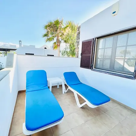 Trinity House En Playa Bastian Costa Teguise