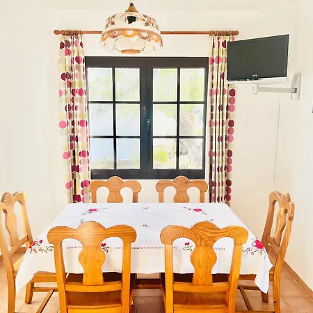 Trinity House En Playa Bastian Holiday home
