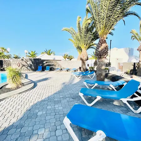 Trinity House En Playa Bastian Holiday home *