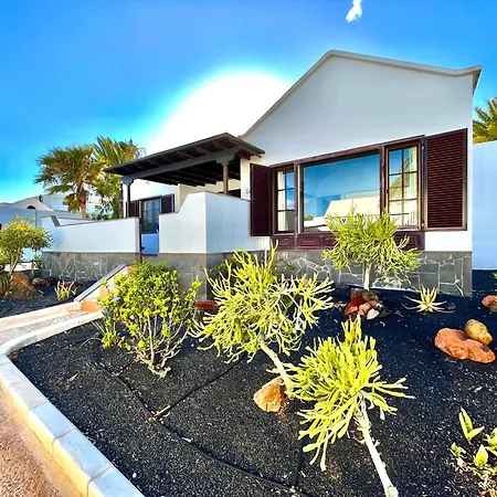 Trinity House En Playa Bastian בית נופש *